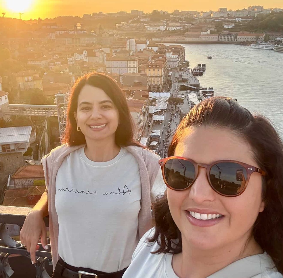 Luísa Lages e sua irmã Flávia em Porto
