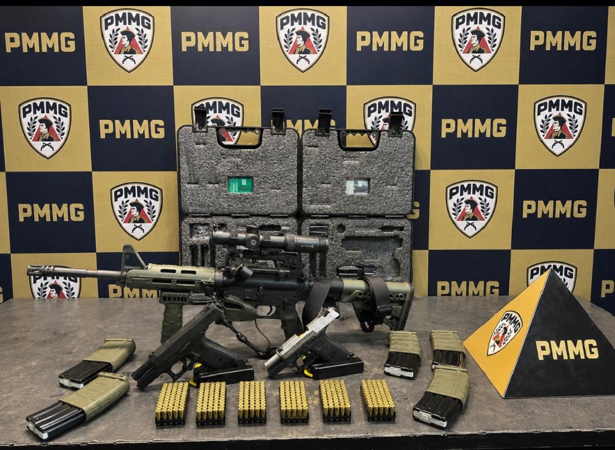 CAC é preso com fuzil e pistolas após denúncia de violência doméstica no bairro Santa Helena, em Juiz de Fora