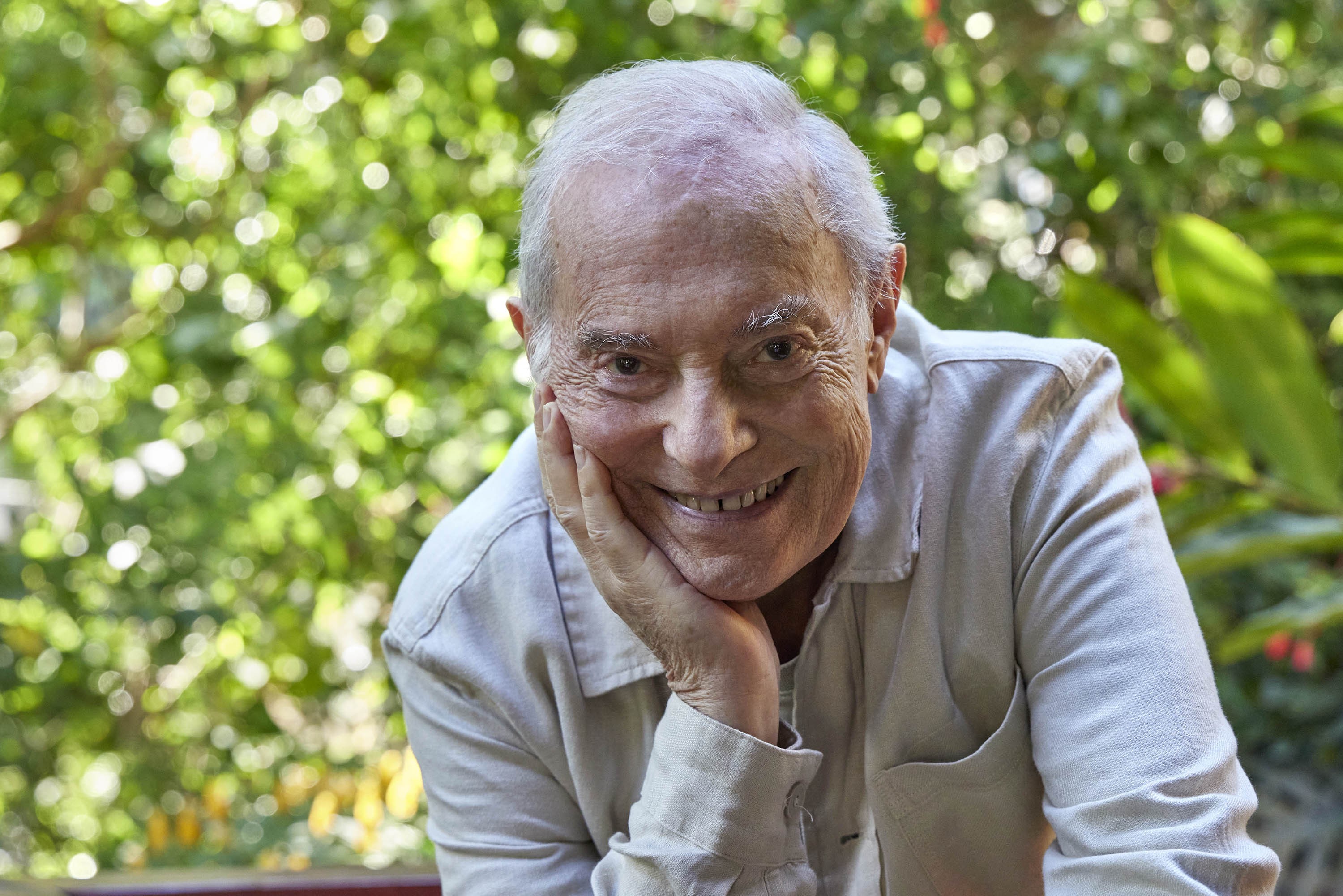 Aos 85 anos, Francis Hime vislumbra o infinito no porto seguro do requintado álbum autoral ‘Não navego pra chegar’ | Blog do Mauro Ferreira