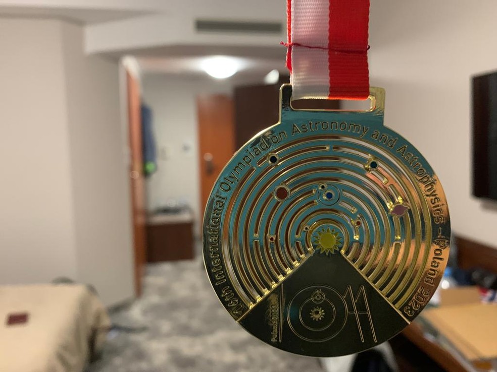 Medalha de ouro da 16ª Olimpíada Internacional de Astronomia — Foto: Arquivo Pessoal