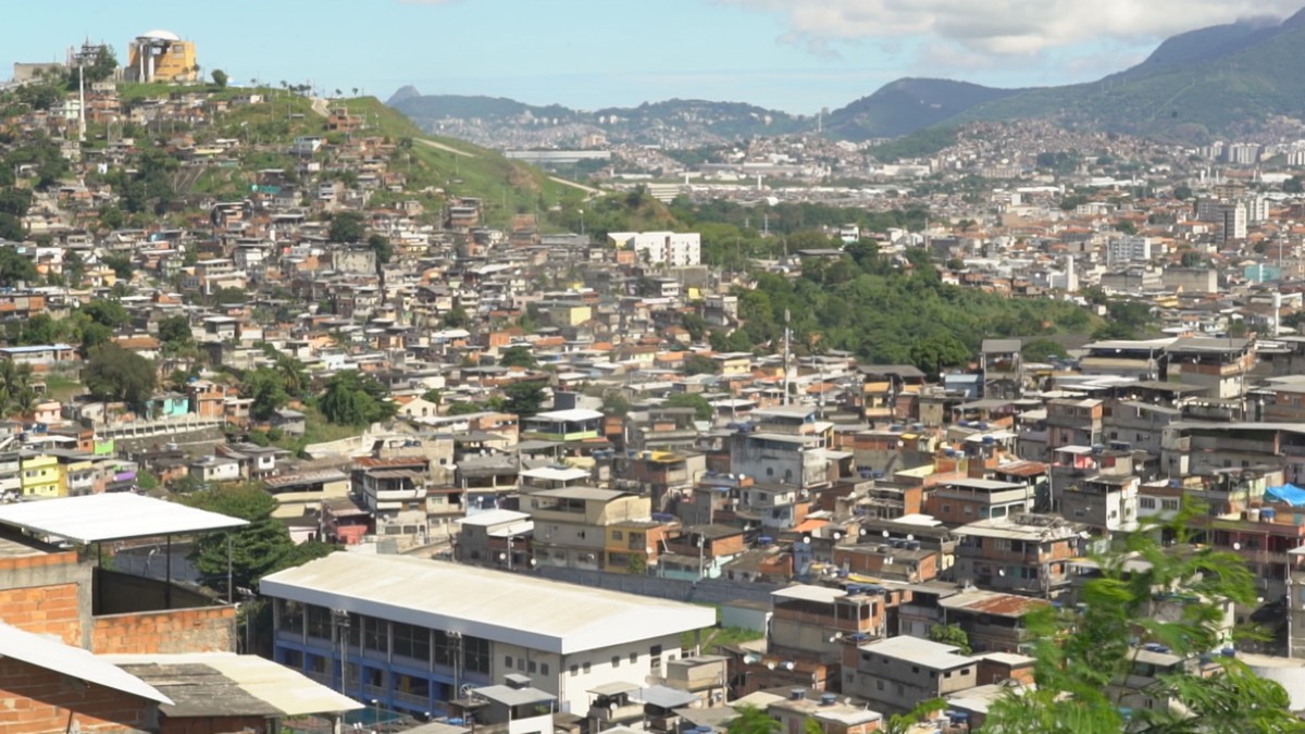 Nur 4 % der jungen Menschen im Alter von 18 bis 24 Jahren in Alemão gehen zur Schule oder studieren;  auf Botafogo, 69 % |  Rio de Janeiro