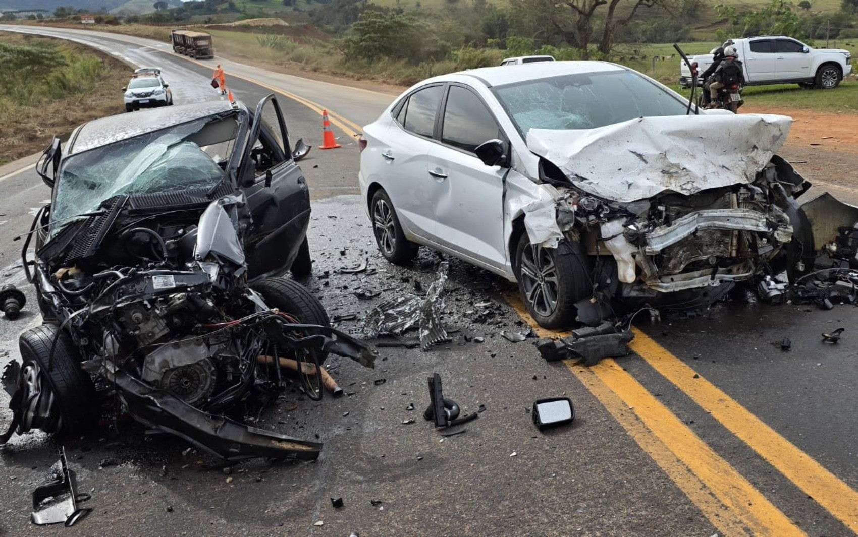 Acidente entre três carros deixa um morto e dois feridos na CMG-491, em Areado; veja mais ocorrências