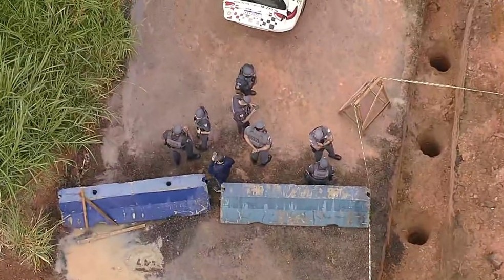 Buraco onde empresário foi encontrado — Foto: Reprodução/TV Globo