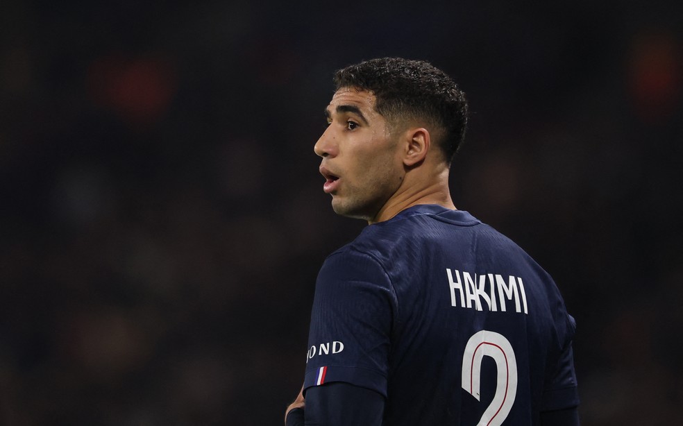 Achraf Hakimi, jogador de futebol do PSG e da seleção de Marrocos, durante jogo em janeiro de 2026. — Foto: Franck Fife/AFP