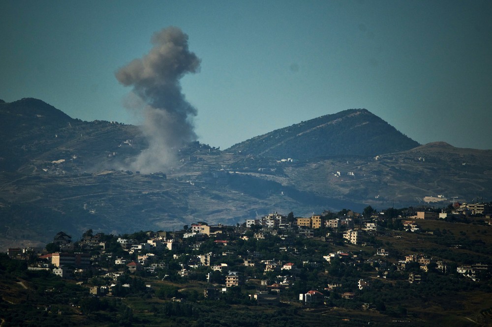 Ataques israelenses no sul do Líbano matam dez pessoas após renovação de acordo de cessar-fogo