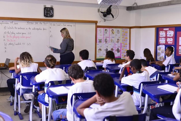 Projeto de lei que garante meia-entrada a professores da educação básica em BH é aprovado em 2º turno
