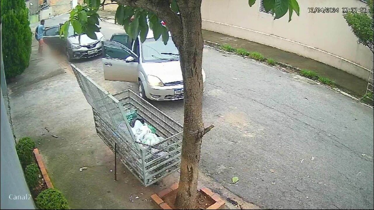 Câmeras de segurança filmam assassinato de casal após emboscada na Grande BH; VÍDEO