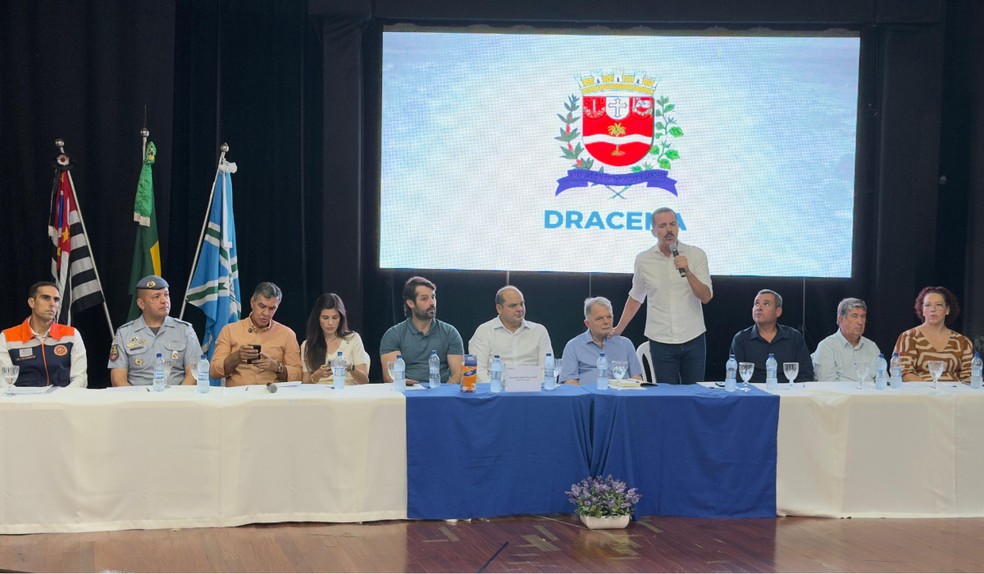 1 de 3
Tupi Paulista sedia encontro regional da Defesa Civil sobre enfrentamento ao período de chuvas e mudanças climáticas — Foto: Defesa Civil/Divulgação