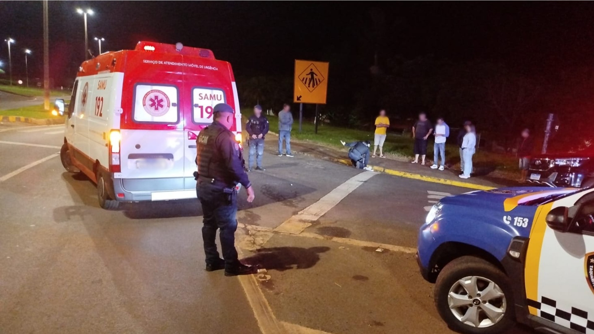 Homem é socorrido em estado grave ao ser atropelado em rodovia de Taquarituba