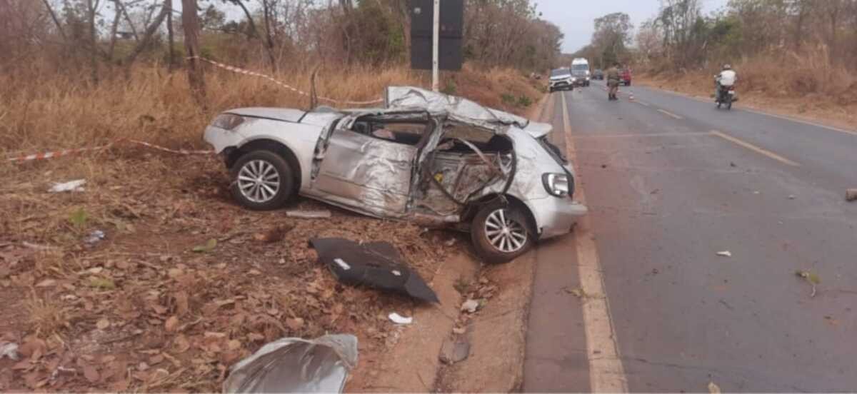 Jovem de 18 anos morre após capotar carro na MGC-202, em Brasília de Minas