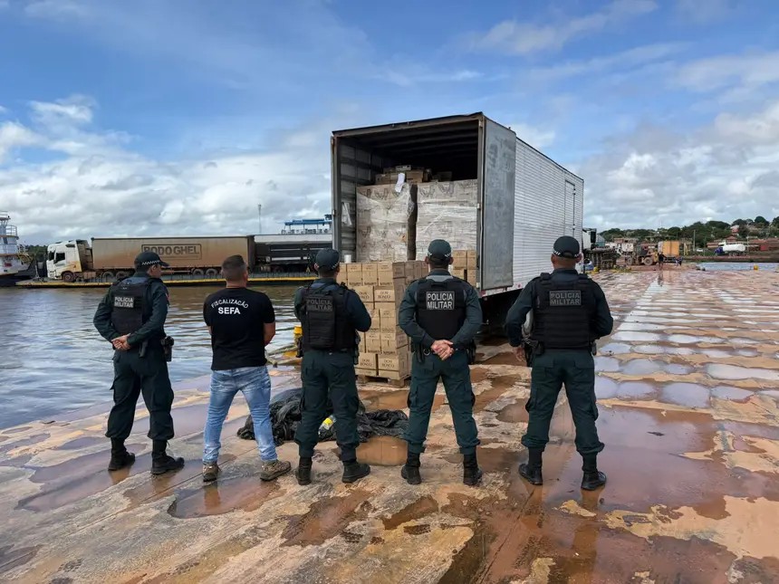 Fiscais da Sefa apreendem mais de 10 mil garrafas de bebida alcoólica em porto de Santarém