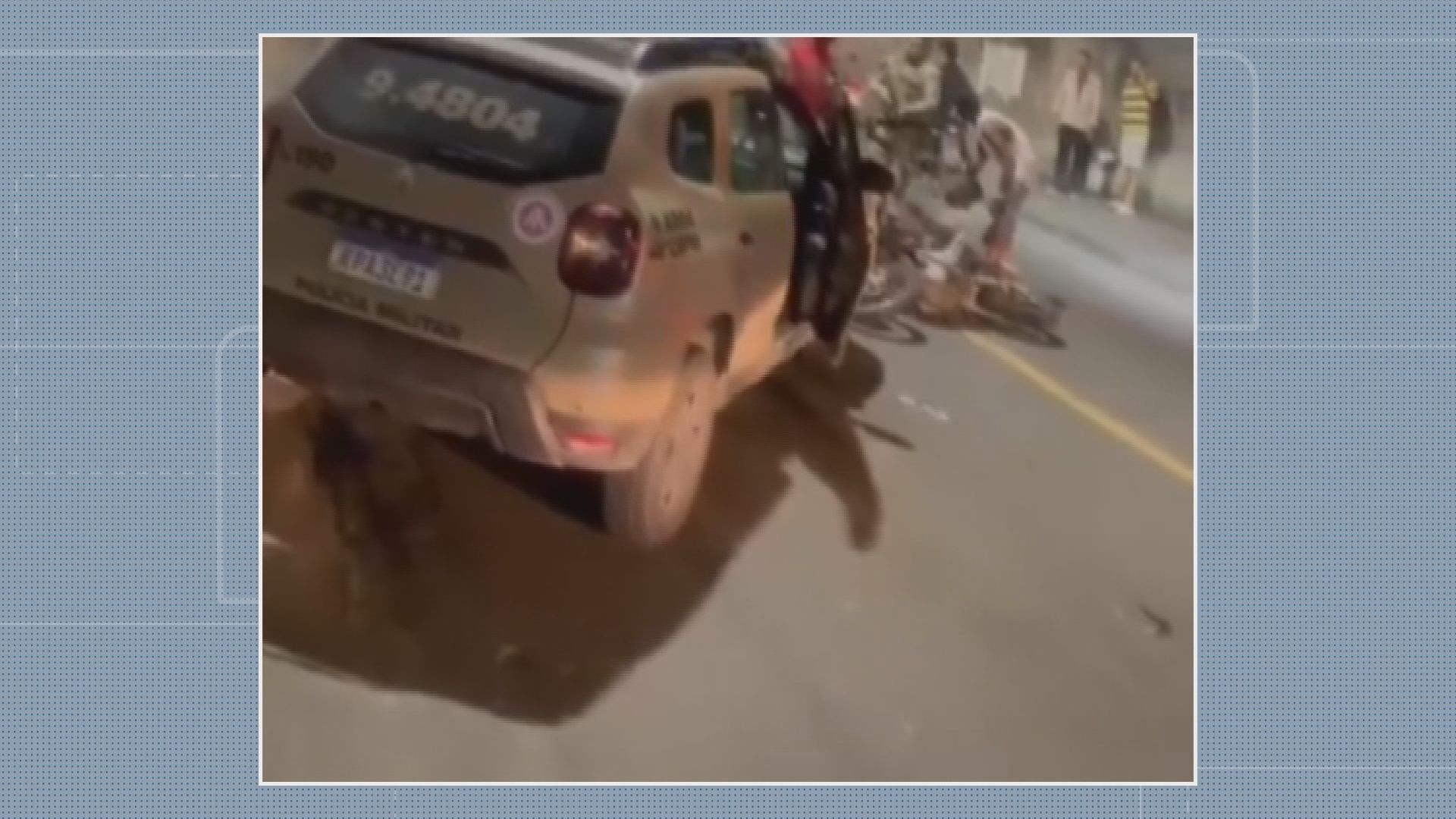 PM é atropelado ao tentar abordar dupla em moto durante blitz em Salvador