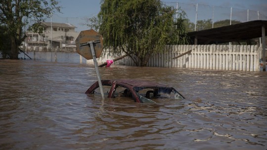 Enchentes, secas e biomas em risco: o impacto da mudança climática no Brasil - Foto: (Carlos FABAL / AFP)