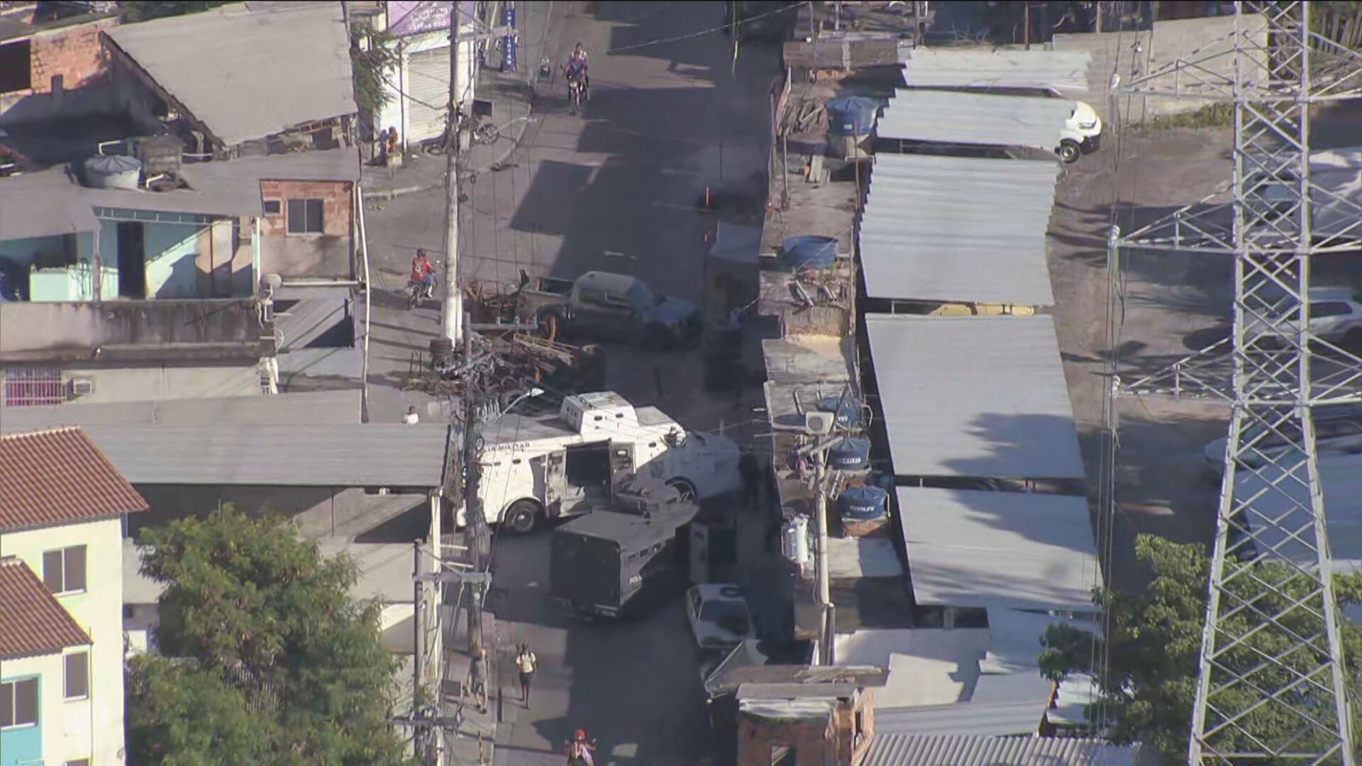 Operação no Complexo do Alemão deixa 13 escolas municipais fechadas