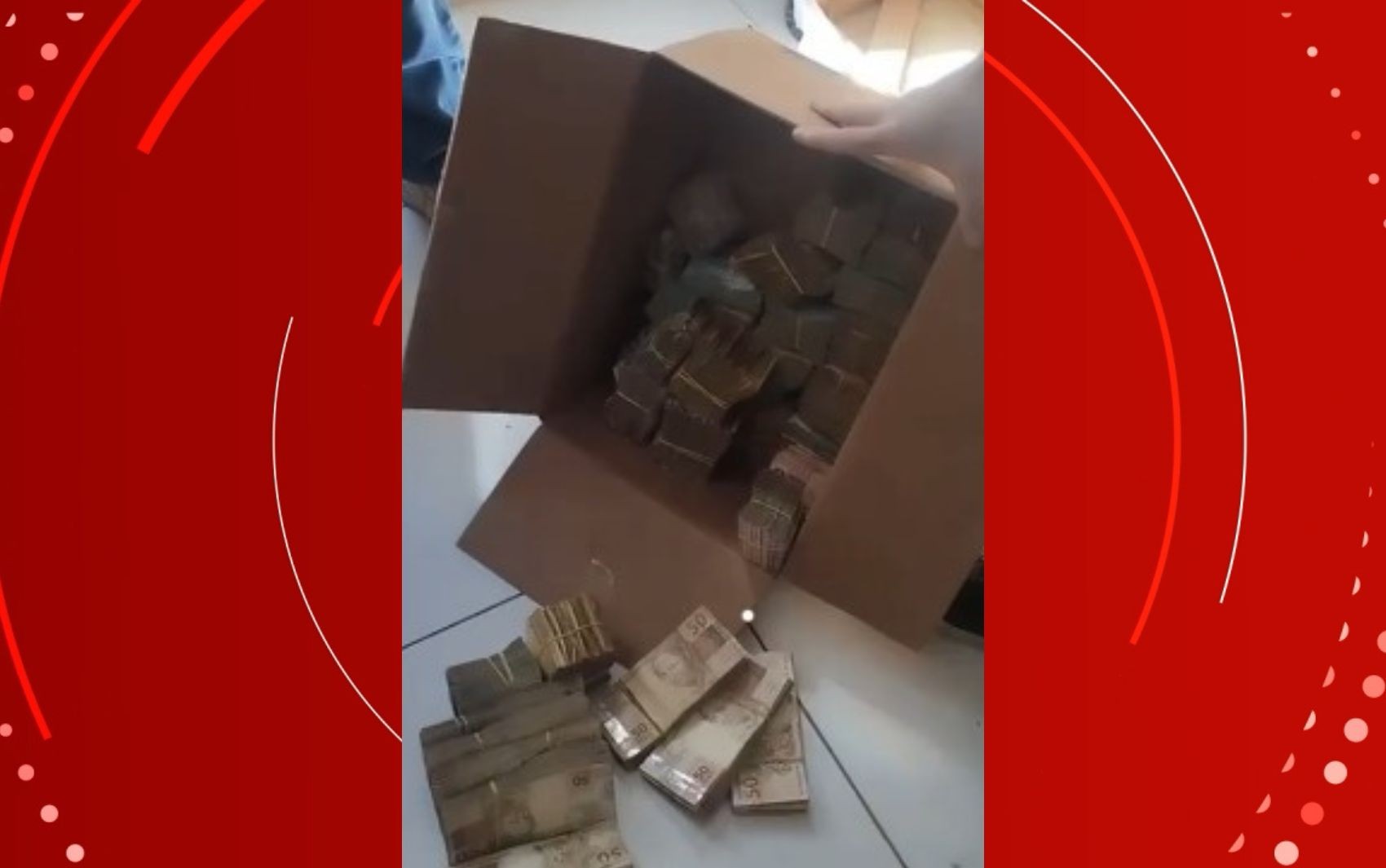 Operação contra narcotráfico prende três pessoas e apreende R$ 203 mil escondidos em caixa de papelão na Bahia