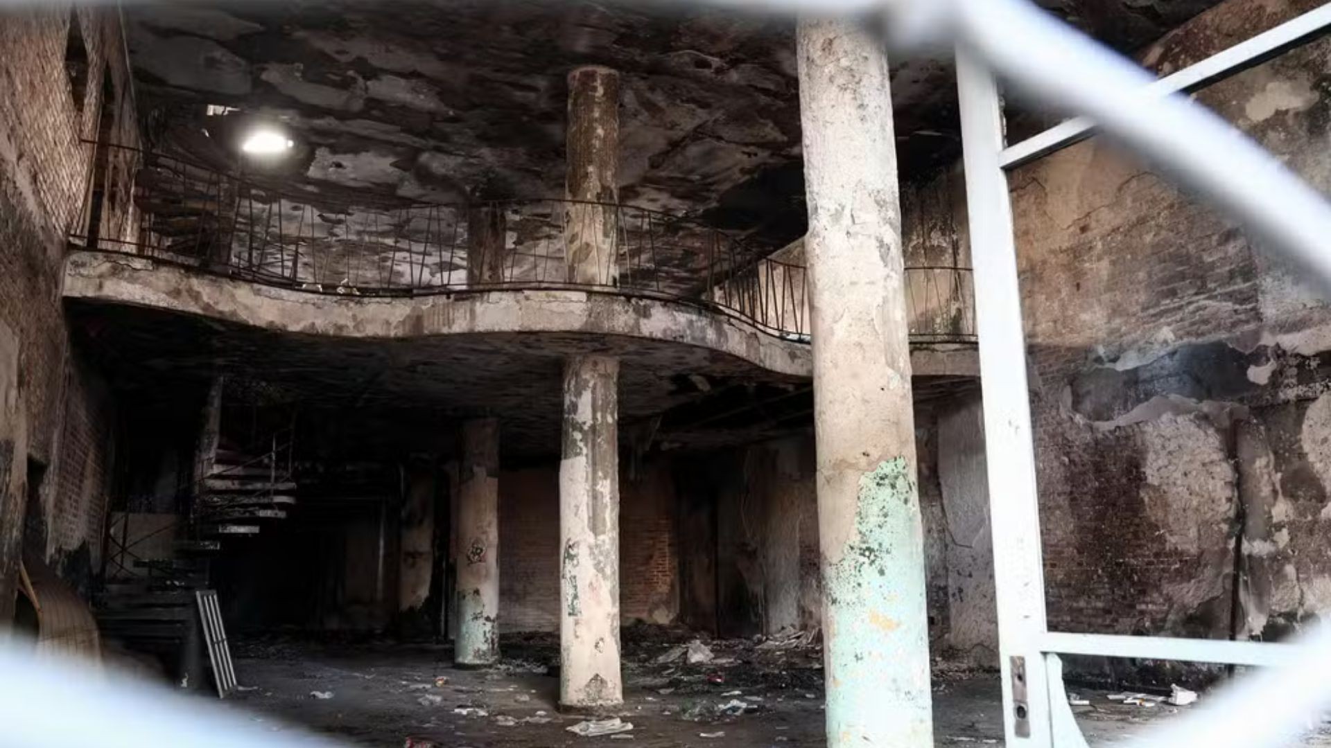 Por que incêndio que matou 11 pessoas em pousada ainda não foi para Justiça? Tragédia completa 2 anos em Porto Alegre