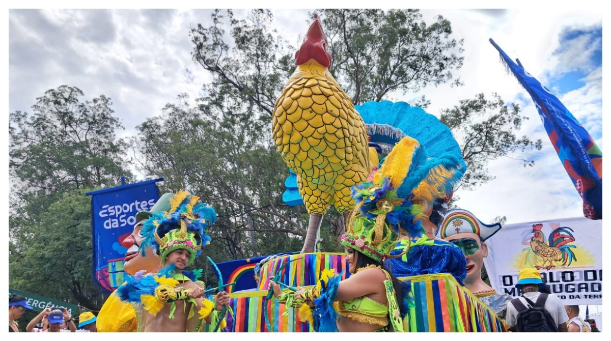 Ao som de frevo e maracatu, Galo da Madrugada abre a terça de Carnaval no Ibirapuera; veja vídeos e fotos