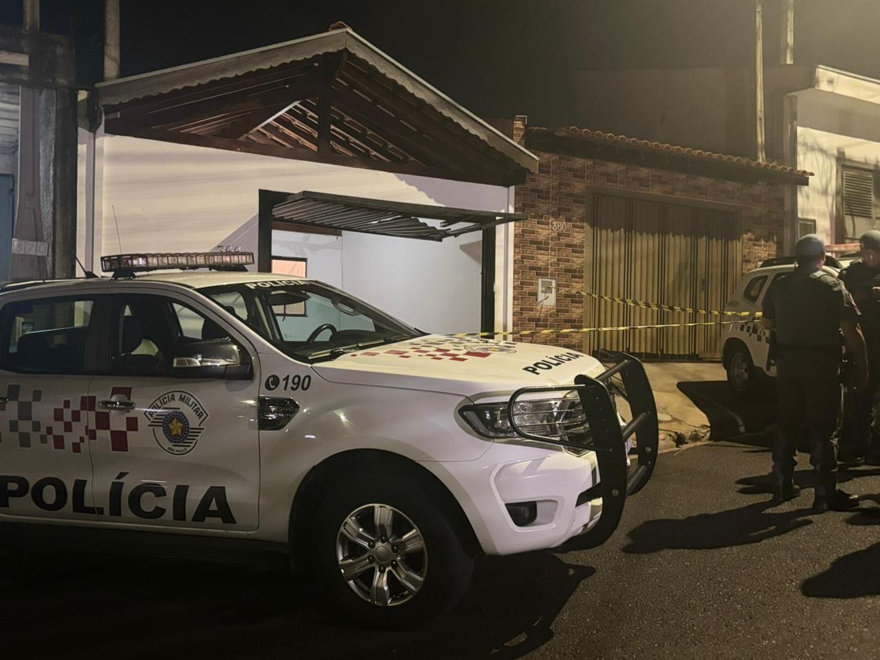 Mulher é assassinada a facadas na frente do filho em São Carlos; marido é preso suspeito do crime