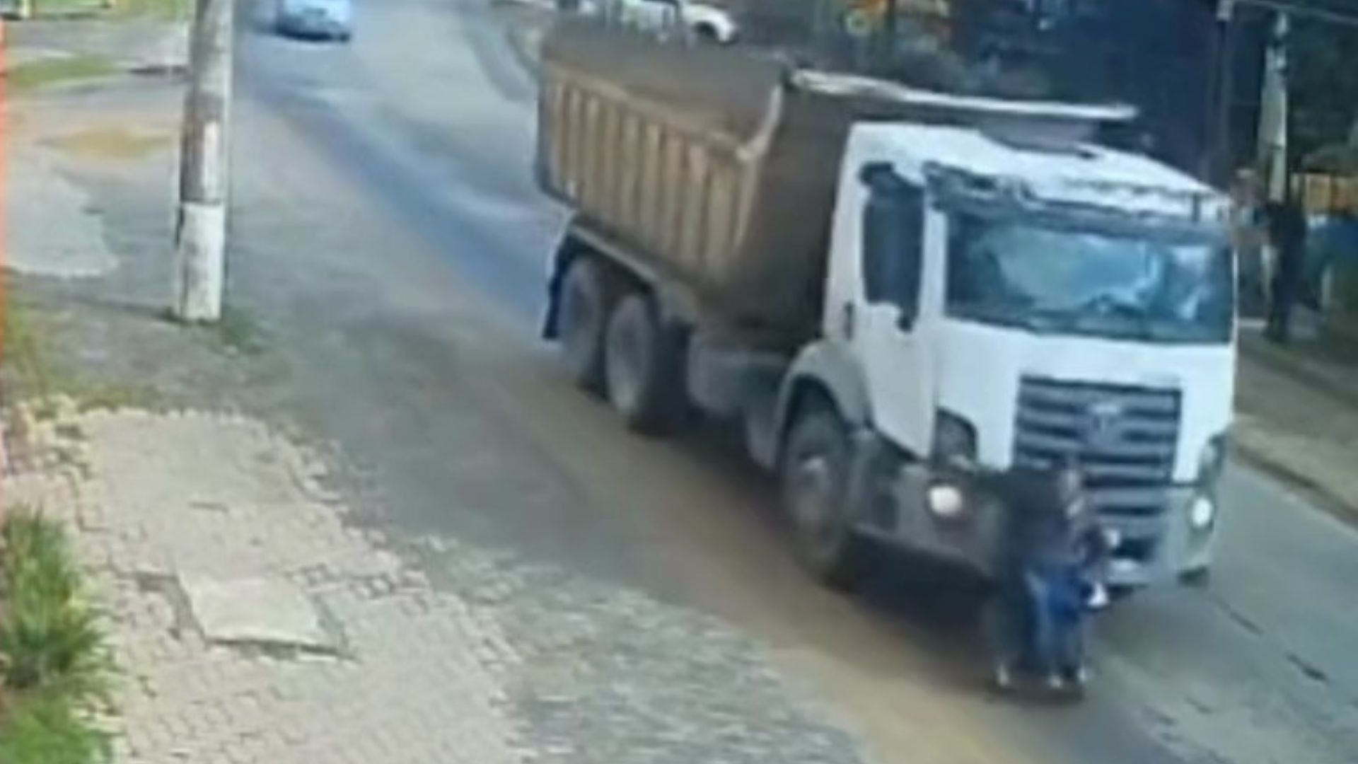 'Ele ainda está em choque', diz neta de cadeirante arrastado por caminhão em estrada do RS