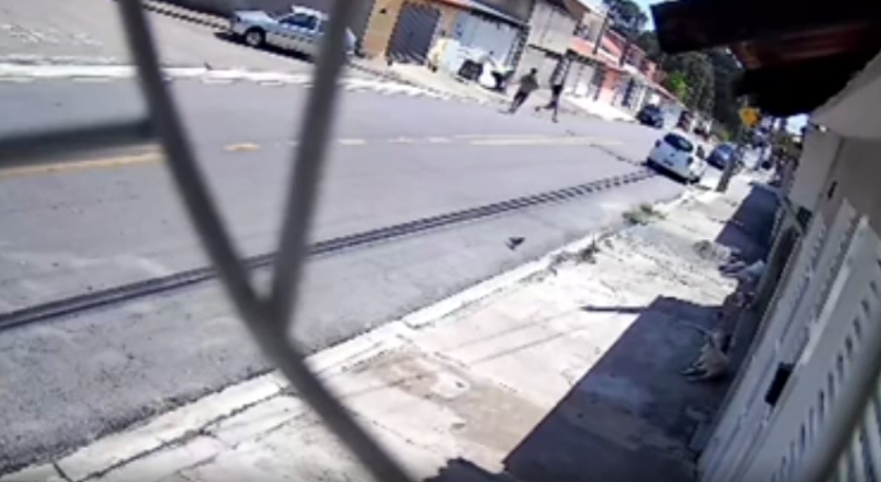 Idoso que fazia entrega é agredido durante tentativa de roubo na zona norte de Sorocaba; vídeo