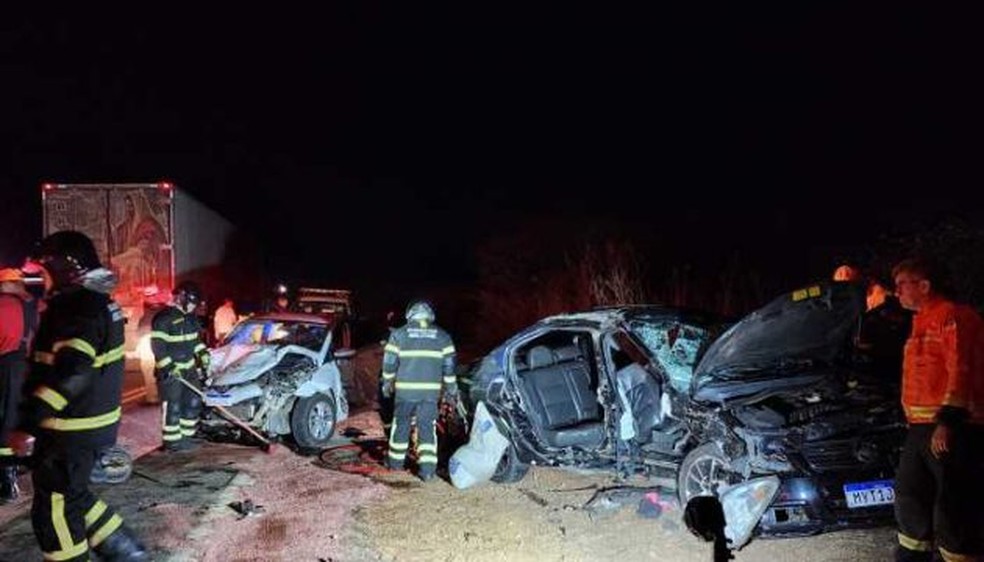 Veículos se envolvem em acidente na BR-427 no RN — Foto: Divulgação/Corpo de Bombeiros