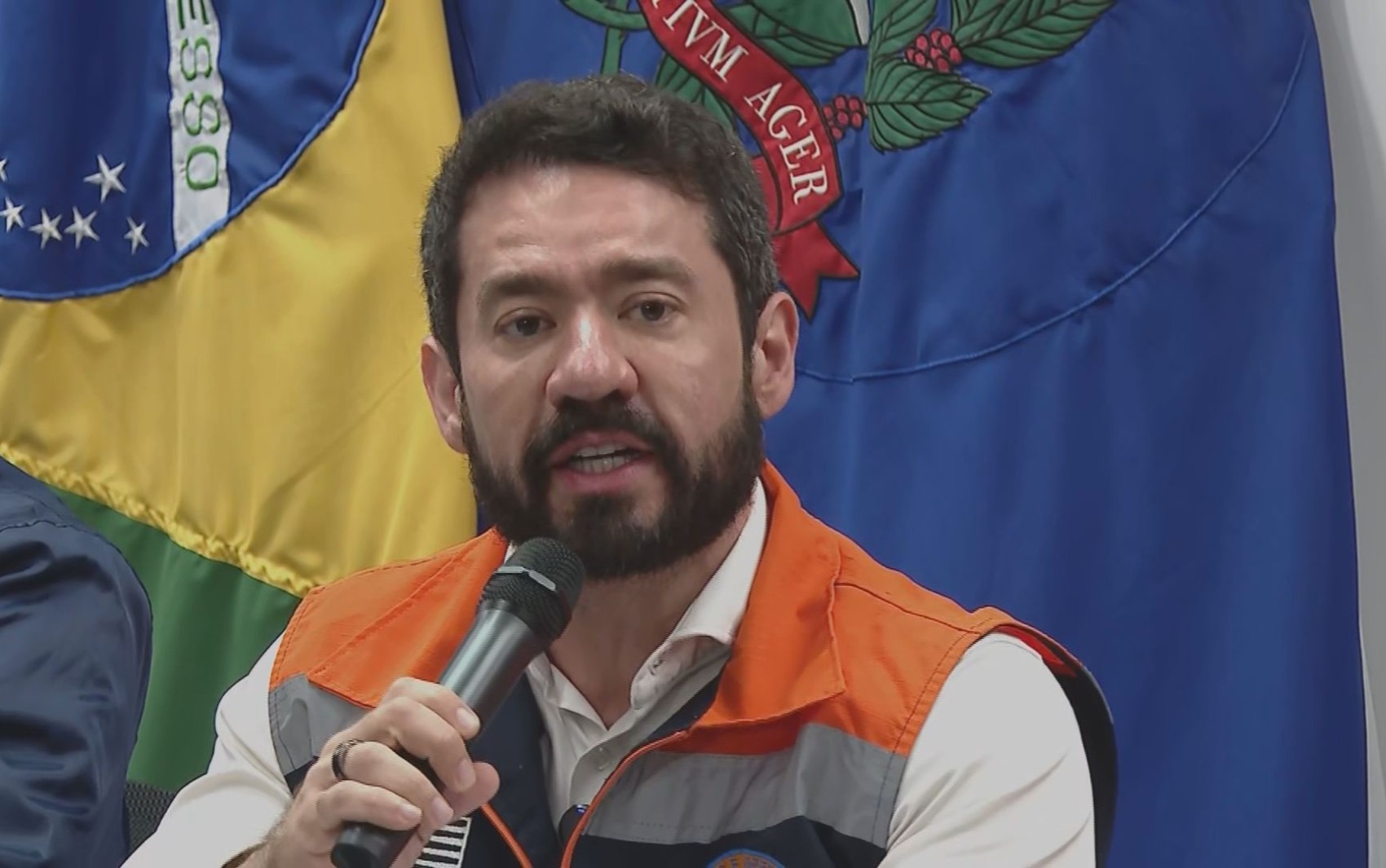 Prefeito de Ribeirão Preto, SP, decreta estado de emergência após temporal que destruiu a cidade