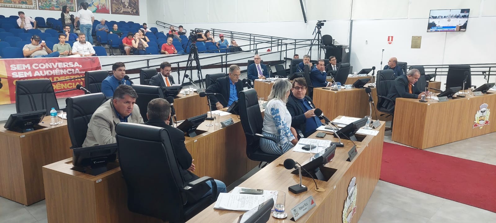 Câmara aprova projeto da Prefeitura de Rio Preto para criar cargos de assessor especial de gabinete do prefeito em São Paulo e Brasília  