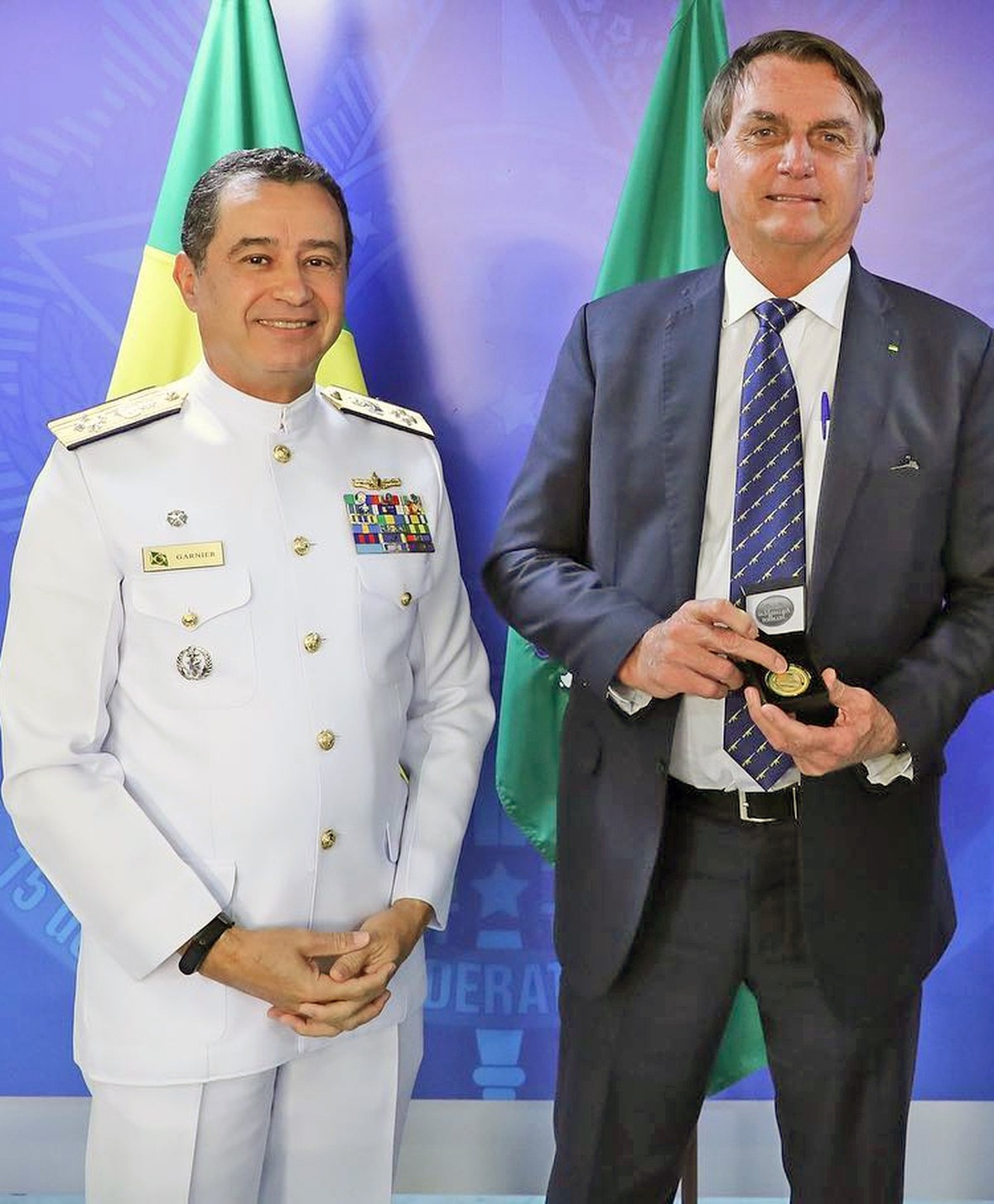 Ex-comandante da Marinha no governo Bolsonaro, Garnier diz que PF apreendeu telefone e papéis em sua casa | Blog da Camila Bomfim