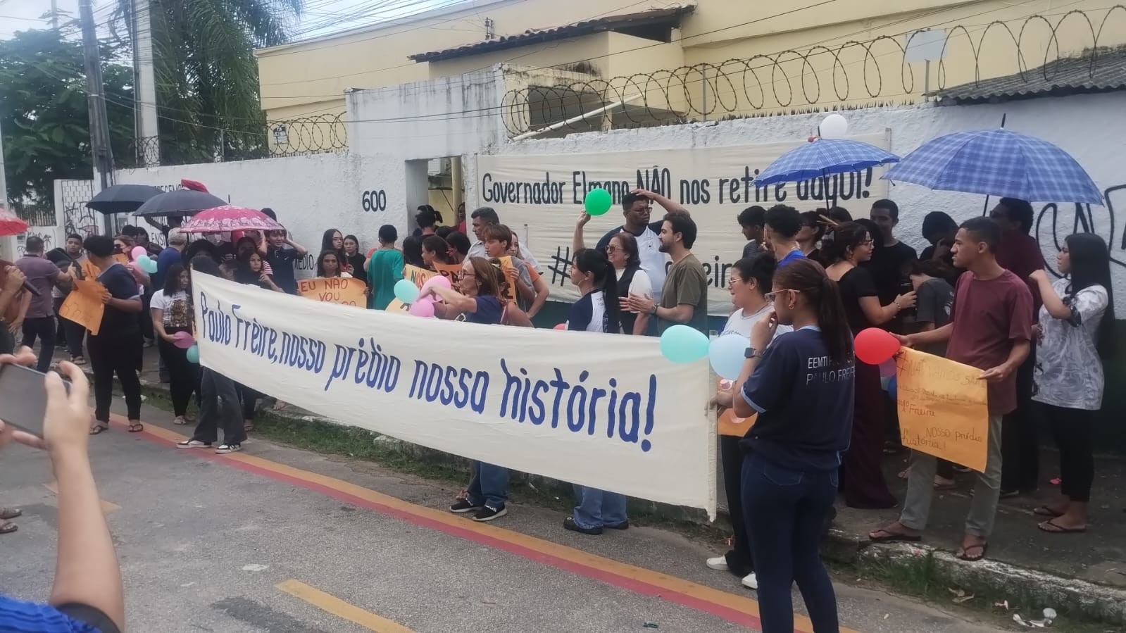 Escola com mais de 20 anos recebe aviso de desocupação após impasse sobre venda de prédio
