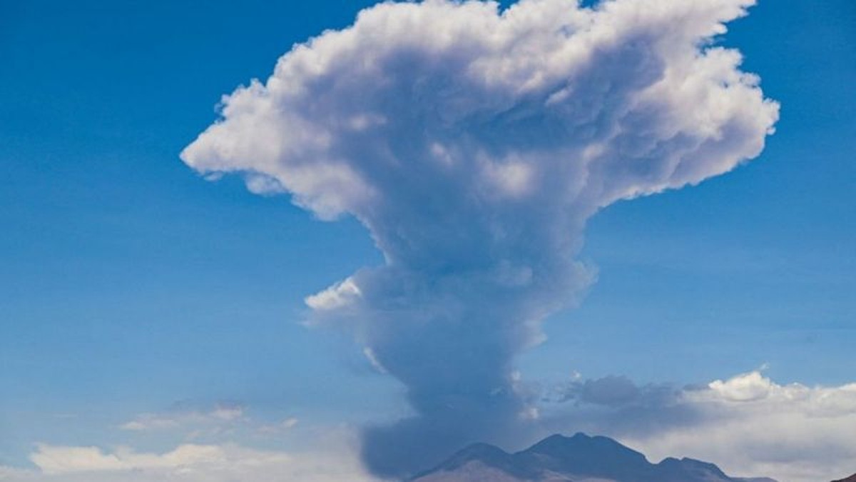 Volcán Láscar: Columna de humo de 6.000 metros de altura provoca decreto de alarma en Chile |  Mundo