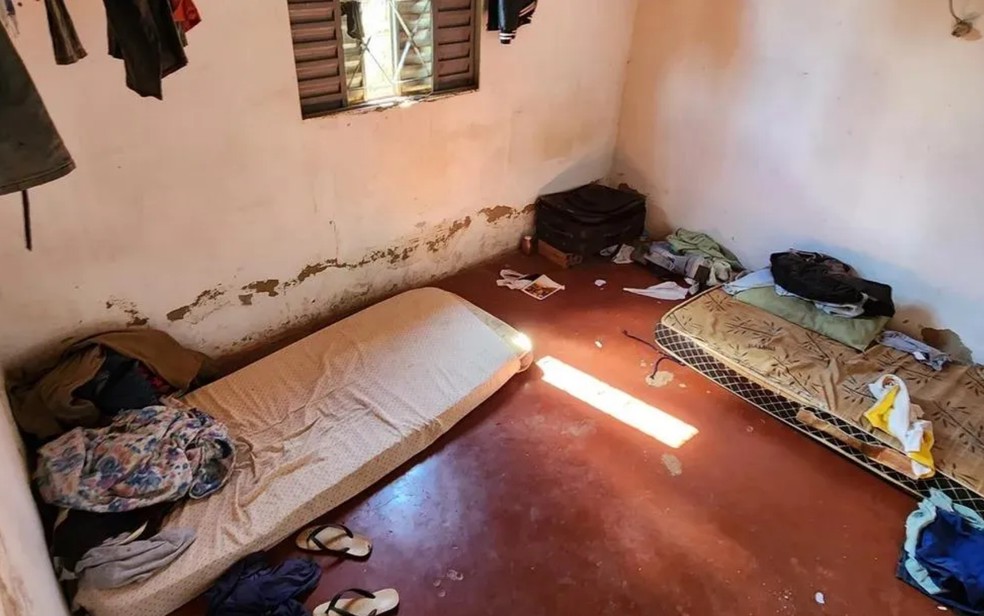 Quarto em que trabalhadores em situação análoga à escravidão dormiam — Foto: Divulgação/SRTE-GO