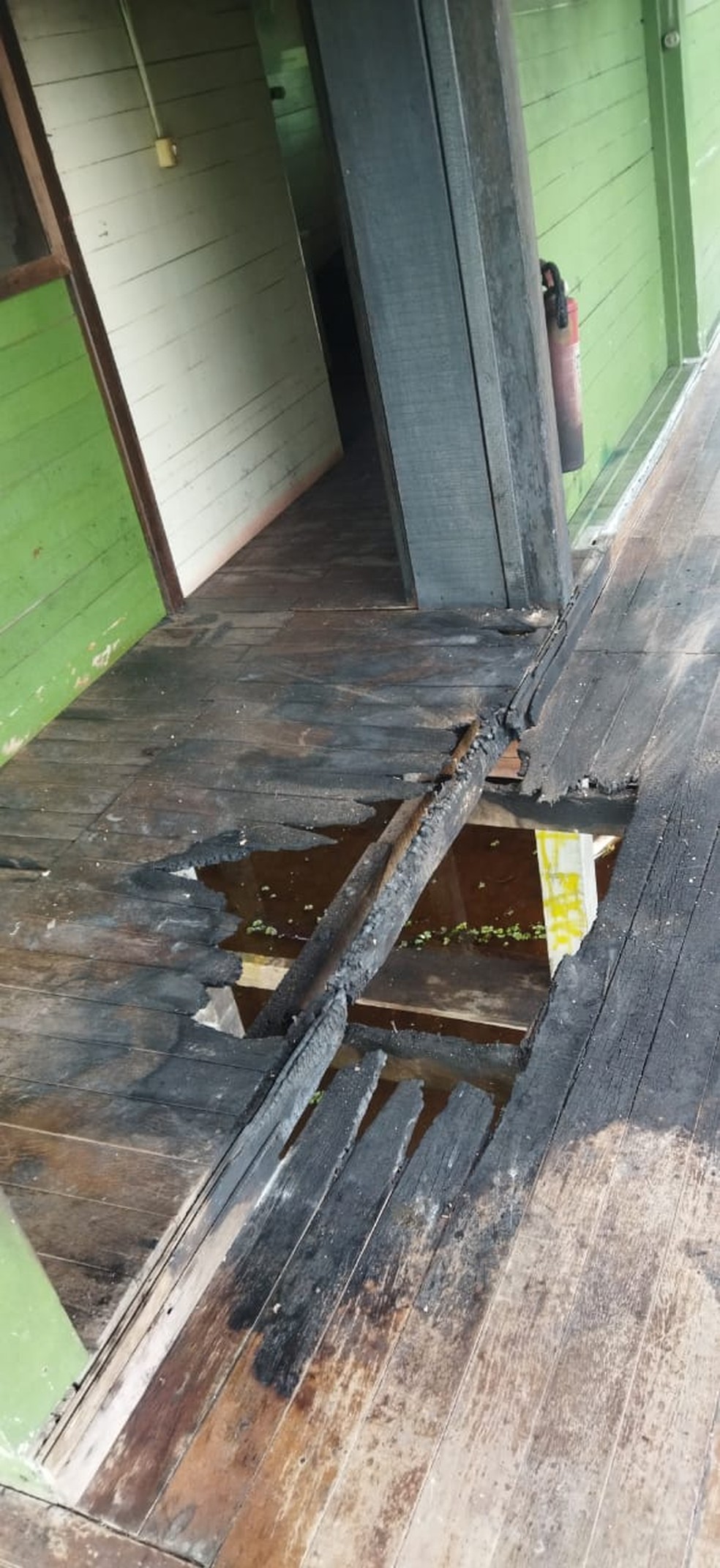 Base do ICMBio é incendiada em São Francisco do Guaporé, Rondônia — Foto: ICMBIO