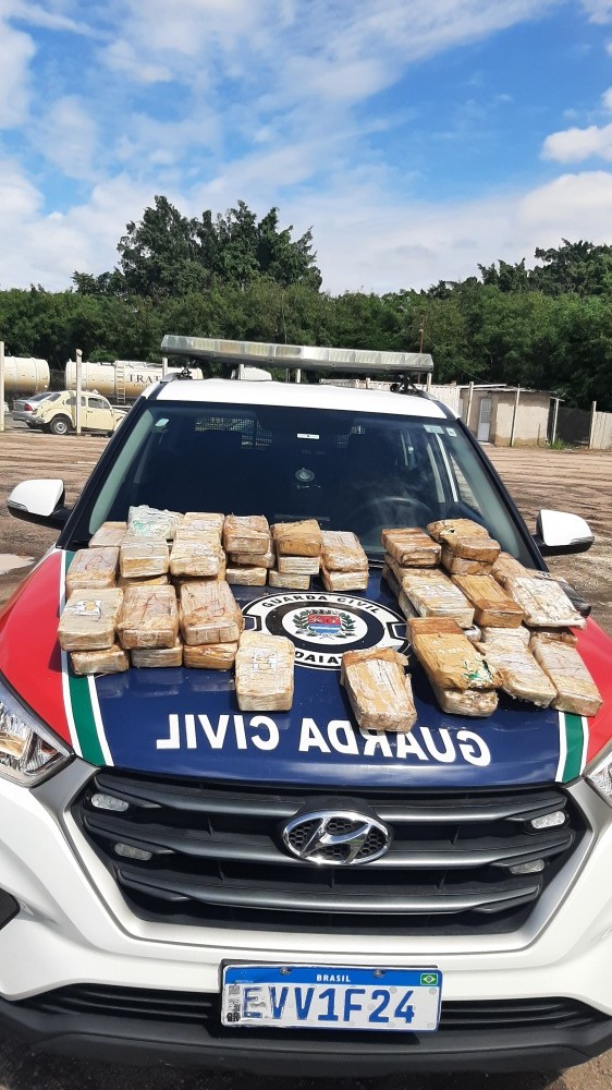 Guarda Civil apreende 54 kg de cocaína dentro de dois sacos pretos em Indaiatuba