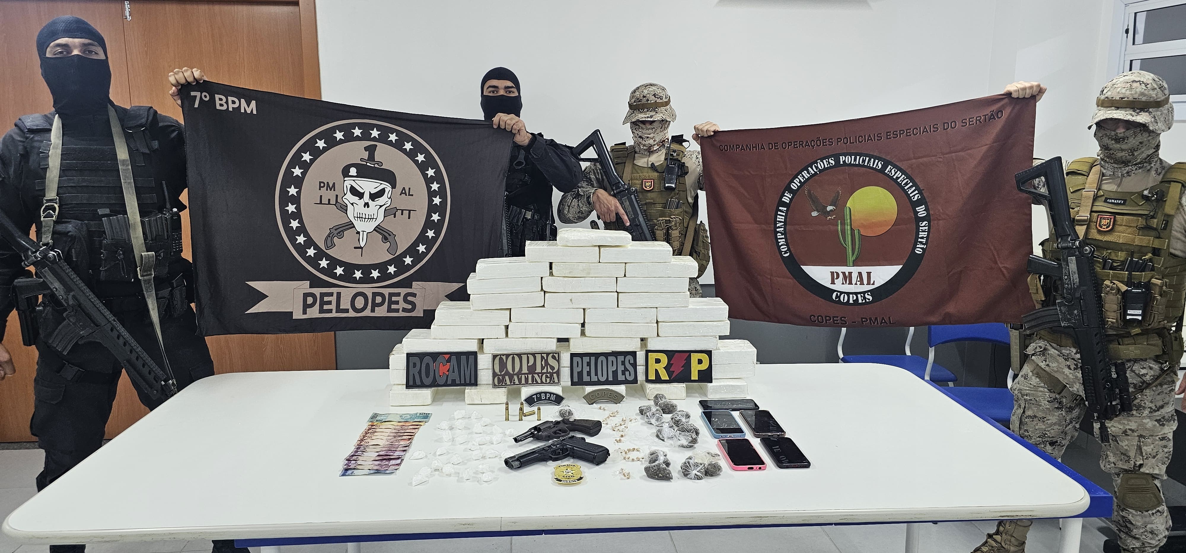 Forças de segurança apreendem 40 kg de cocaína e desarticulam esquema de tráfico em Santana do Ipanema