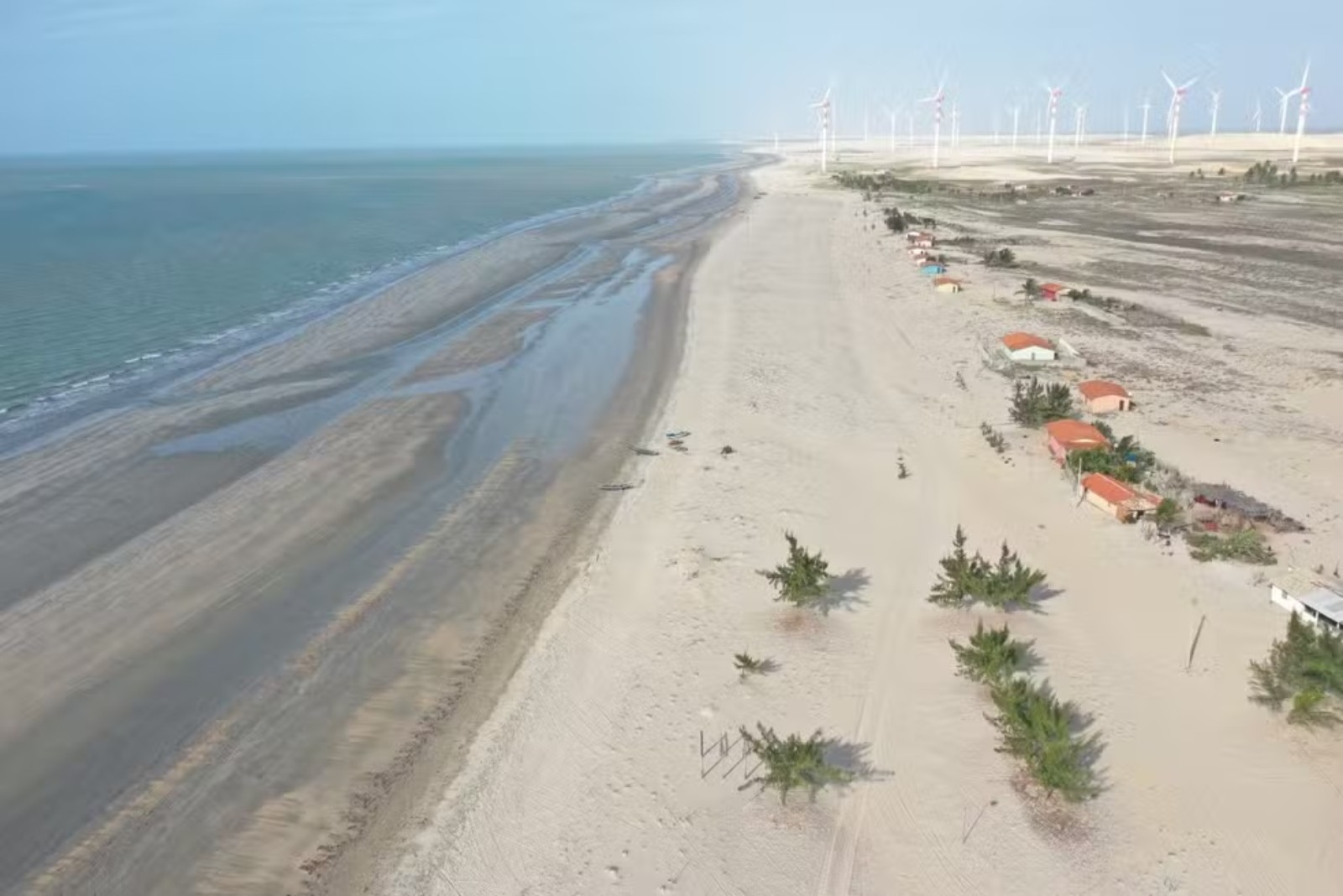 Ceará tem 55 cidades com alerta de ventos intensos no sábado (22): confira lista