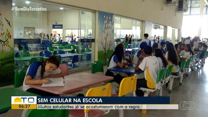 Estudantes de Palmas se adaptam à nova regra que proíbe uso de celular nas escolas