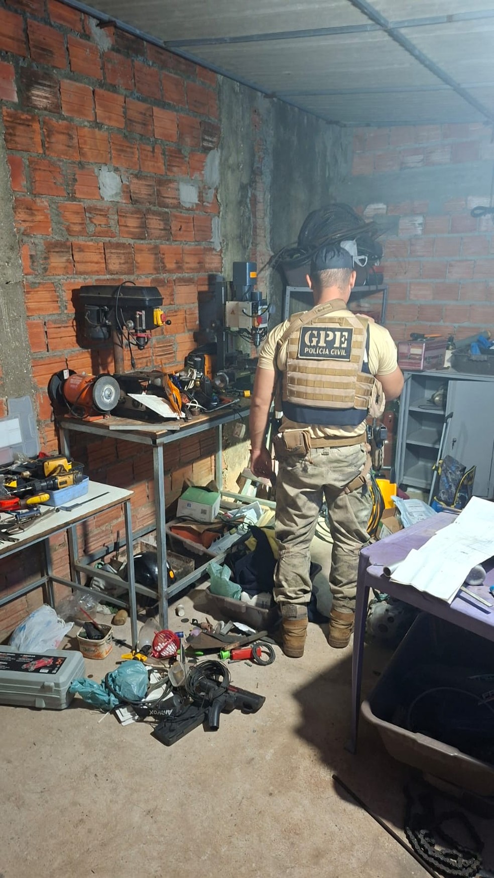 Polícia Civil fecha fábrica clandestina de armas em Timon e prende dois suspeitos — Foto: Divulgação/Polícia Civil do Maranhão