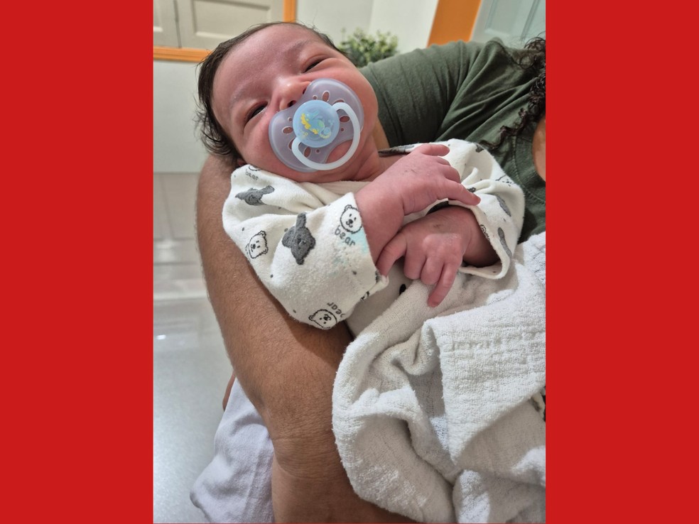 Manueli Lima e Francisca Rarianne conheceram Luís Antônio quando tinha apenas sete dias de vida — Foto: Arquivo pessoal