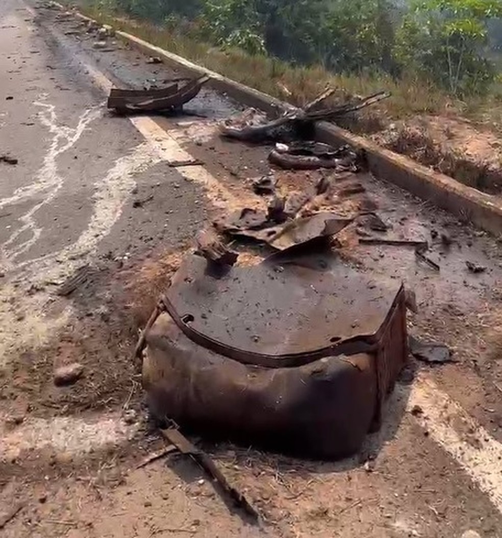 Destroços de grave acidente na BR-174, neste domingo (3). — Foto: Reprodução/Redes Sociais