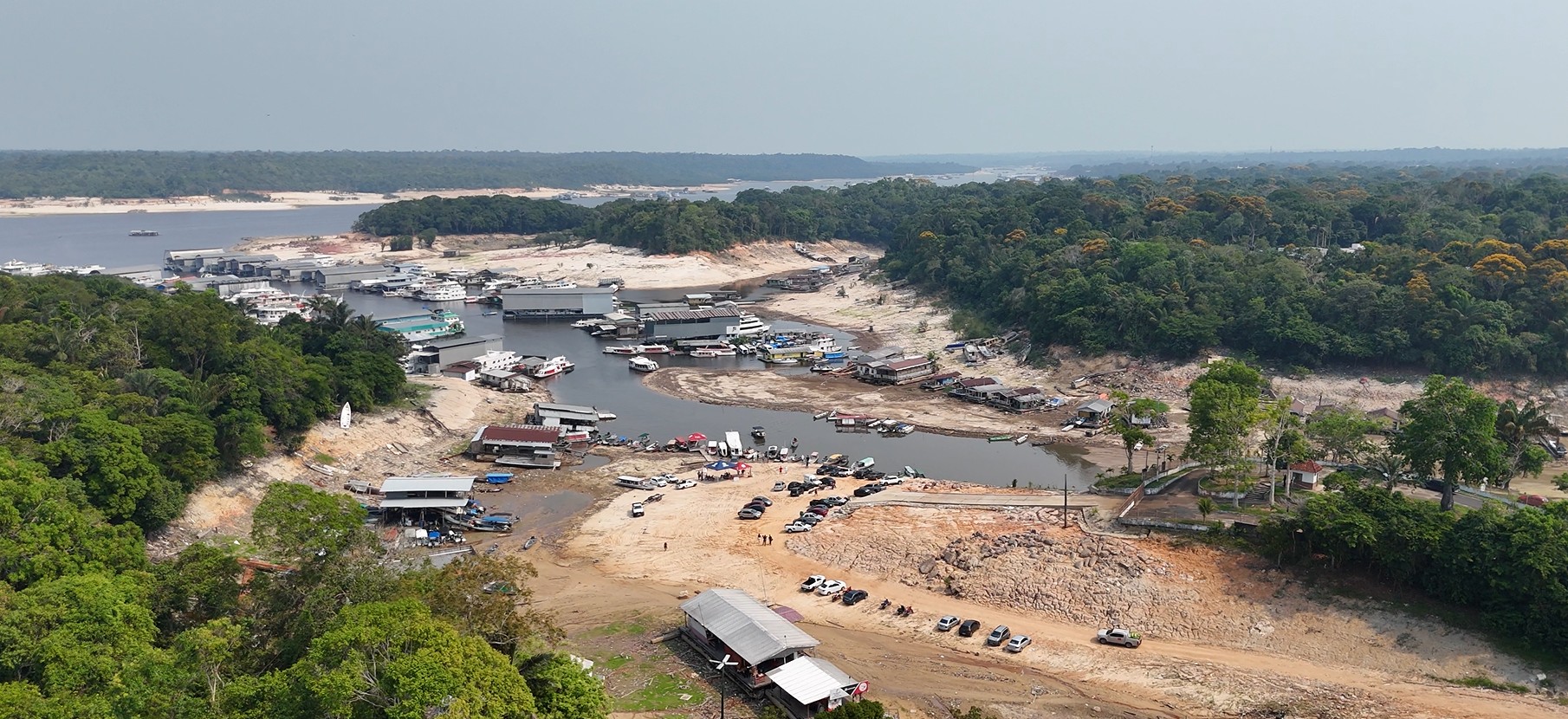 Acidente fluvial em meio à seca fez hospital do interior perder 16 cilindros de oxigênio; caso é citado em decreto de emergência no AM
