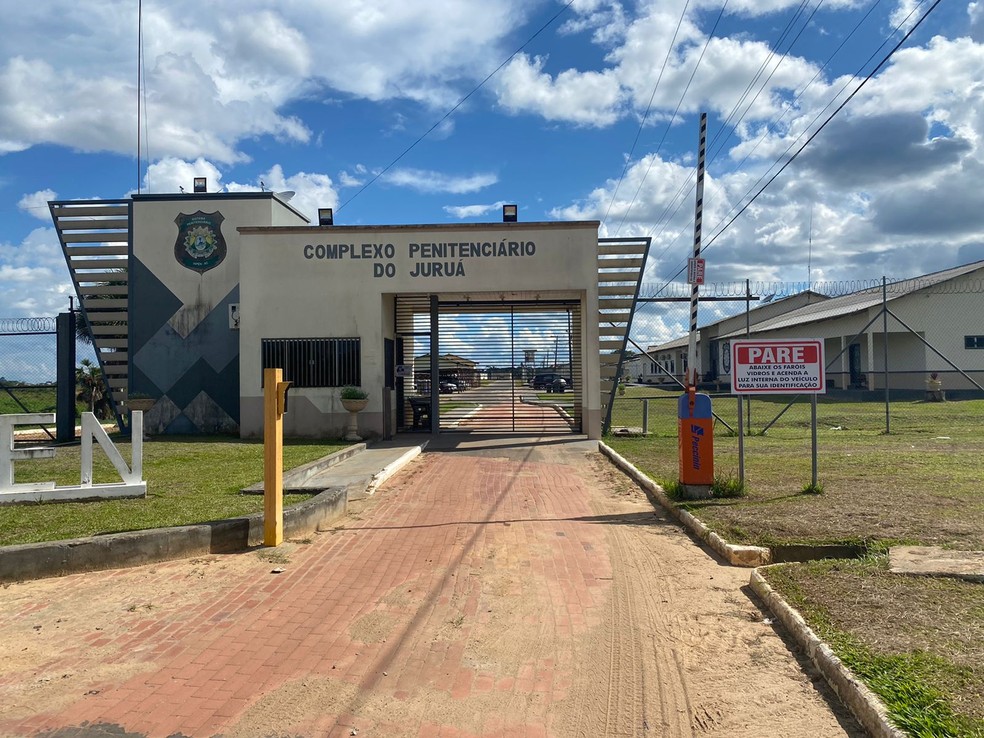 Detentos fogem de presídio e policiais fazem buscas na mata no interior do  Acre | Acre | G1