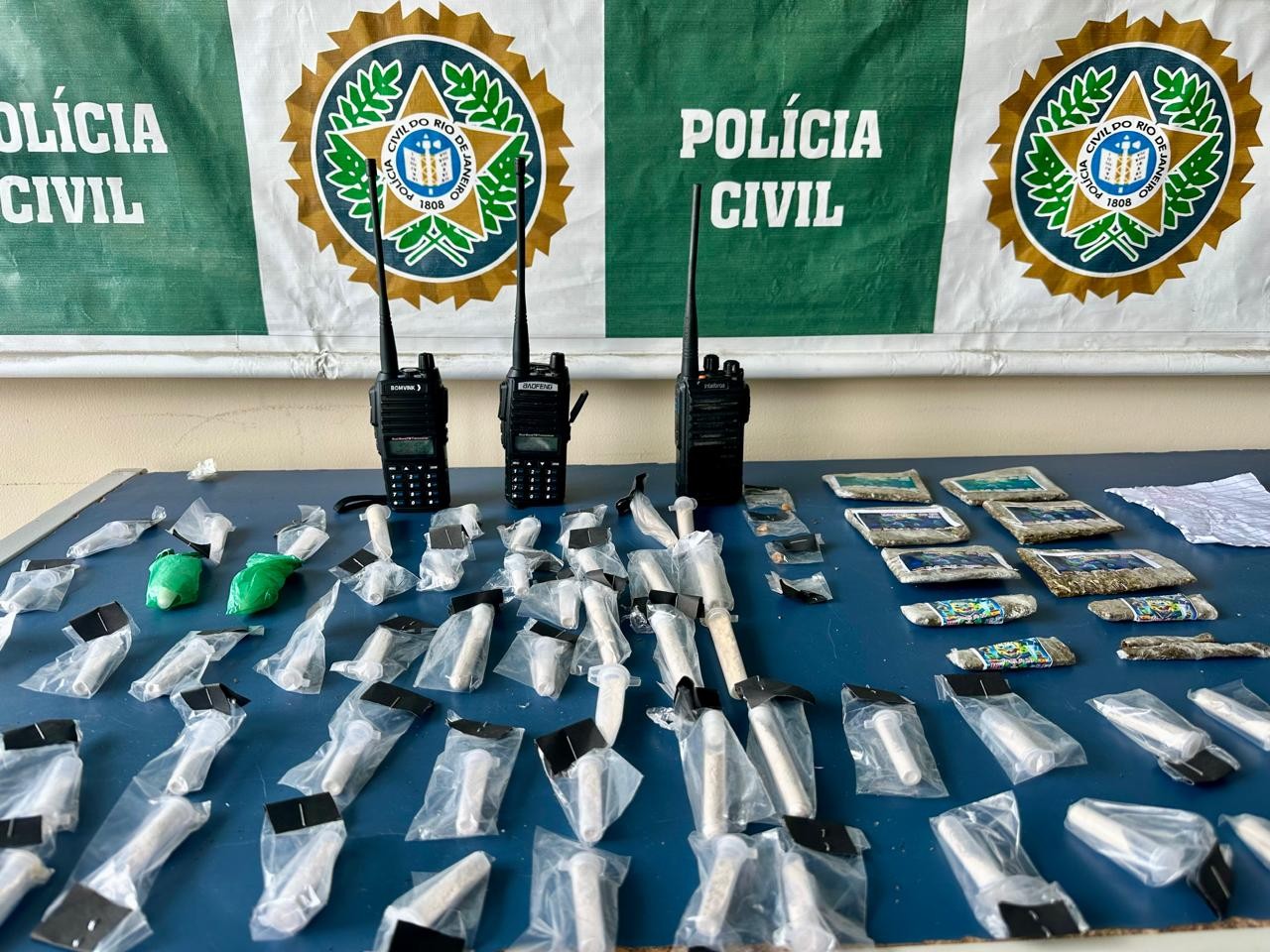 TRÊS HOMENS SOO PRESOS EM OPERAÇÃO CONTRA O TRÁRICO DE DROGAS EM ANGRA DOS REIS