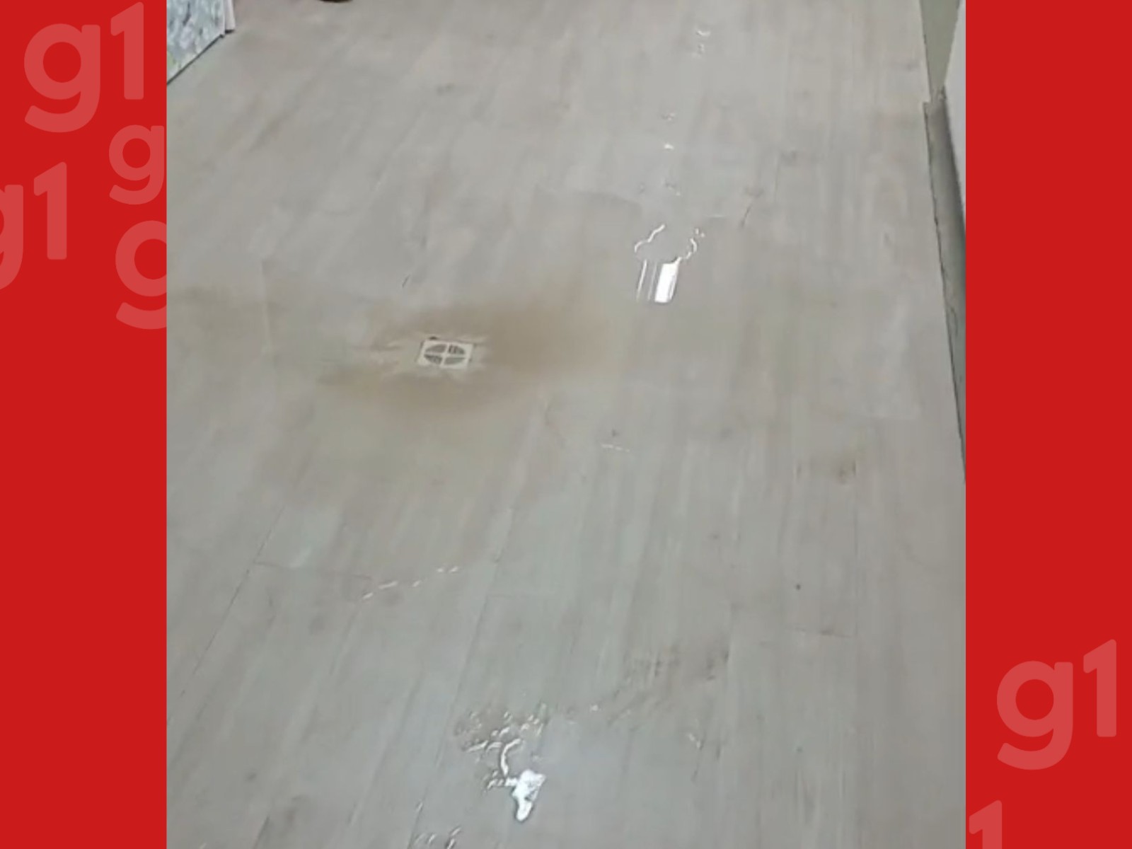 VÍDEO: Mãe de criança em tratamento contra o câncer mostra água de esgoto dentro de hospital infantil no Acre