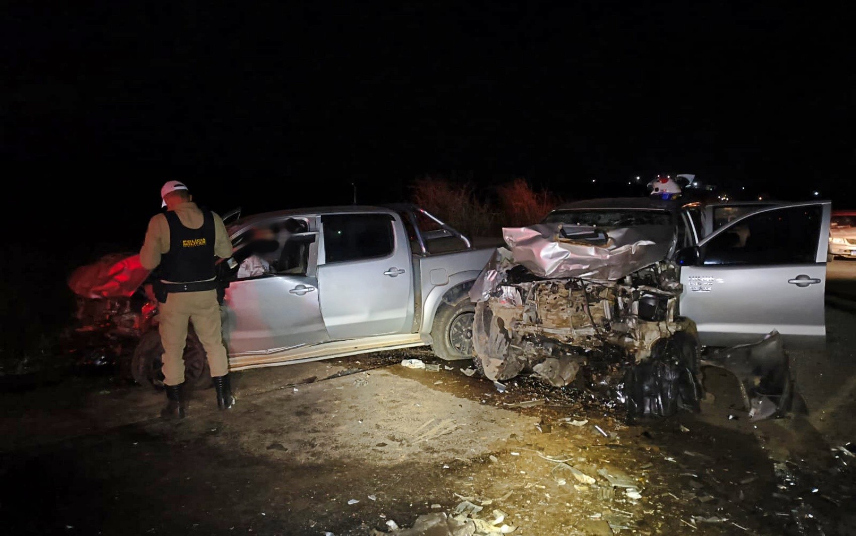 Batida frontal entre caminhonetes deixa cinco feridos na MGC-179, entre Machado e Alfenas