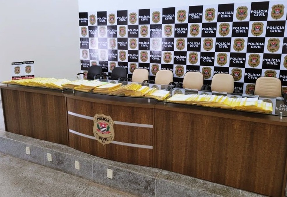 Operação Dedo Podre prende dois condenados por esquema de fraudes em CNHs — Foto: Polícia Civil