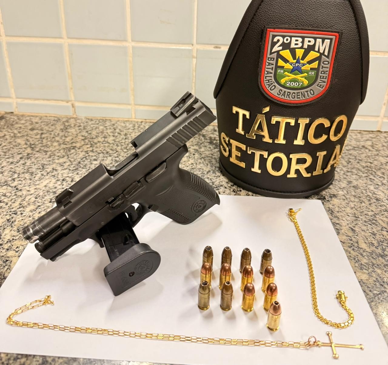 Militar do Exército é preso com arma na cintura depois de atirar em distribuidora, em Boa Vista