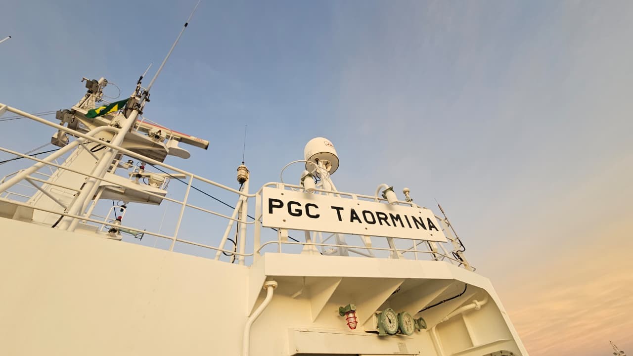 Navegação noturna de navios é retomada na Lagoa dos Patos após mais de quatro décadas; VÍDEO