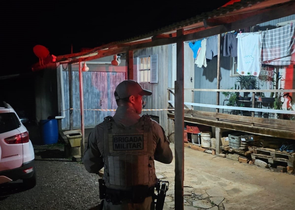 Mulher é morta a tiros após assinar divórcio e voltar à casa onde morou com suspeito no RS