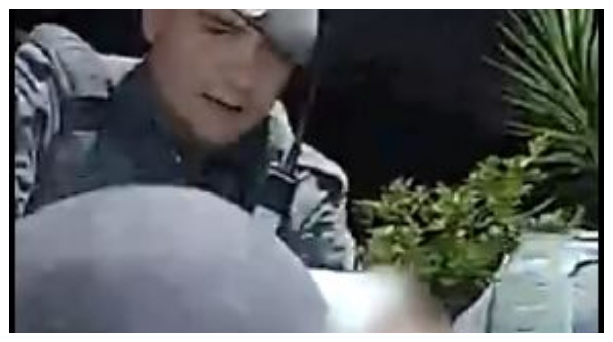 VÍDEO: câmera corporal de PM registra salvamento tenso de recém-nascido engasgado