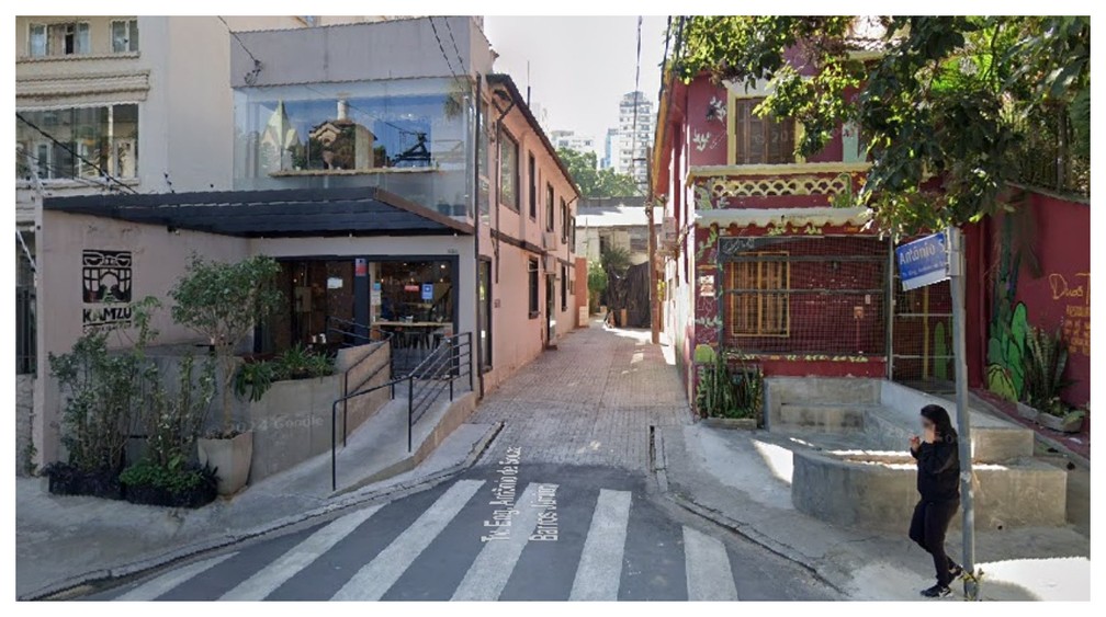 Os dois imóveis na Alameda Lorena, esquina da Travessa Engenheiro Antônio de Souza Barros Júnior, que foram decretados de utilidade pública pelo governo de São Paulo em 4 de setembro. — Foto: Reprodução/GoogleMaps